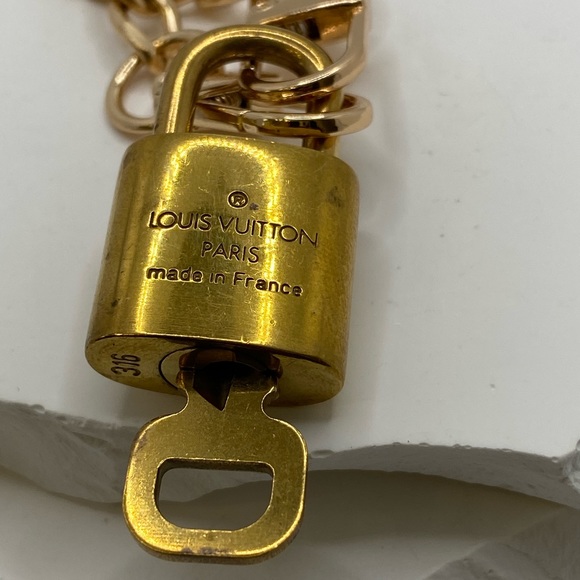 Louis Vuitton lock and key chain necklace - Picture 4 of 7